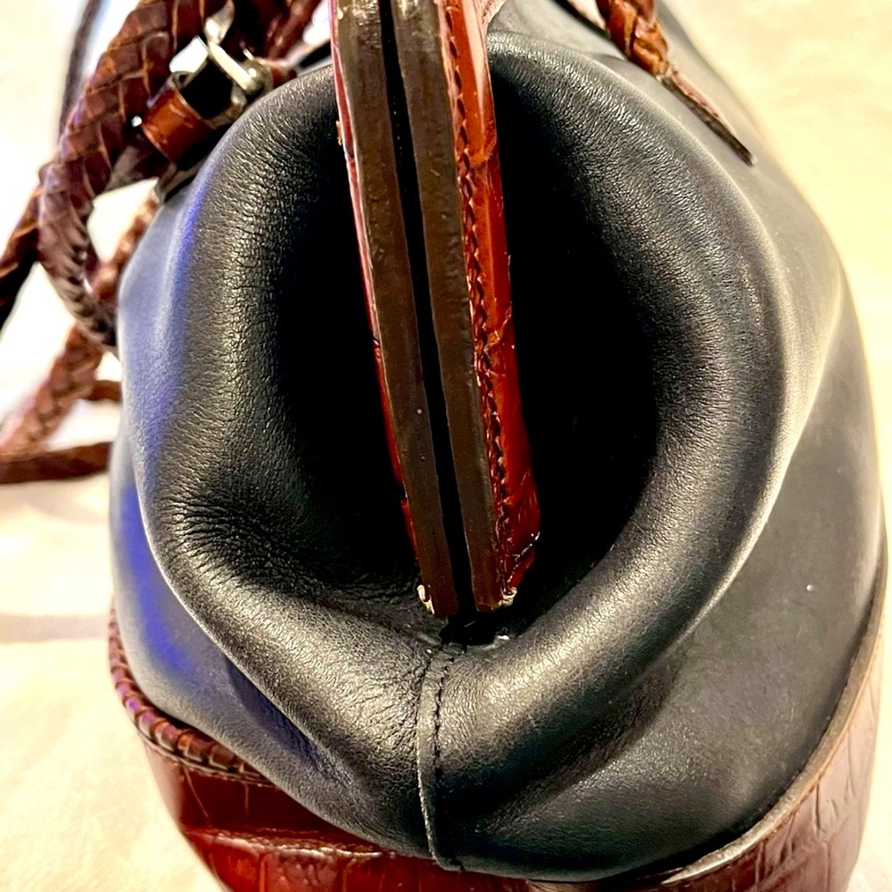 A Beautiful Brighton Pebbled/Croc Embossed Leather Doctor's Bag Crossbody Body - Picture 9 of 11